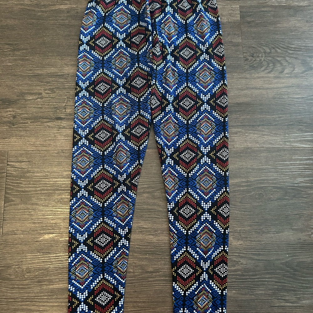 Geometric Patterned Leggings